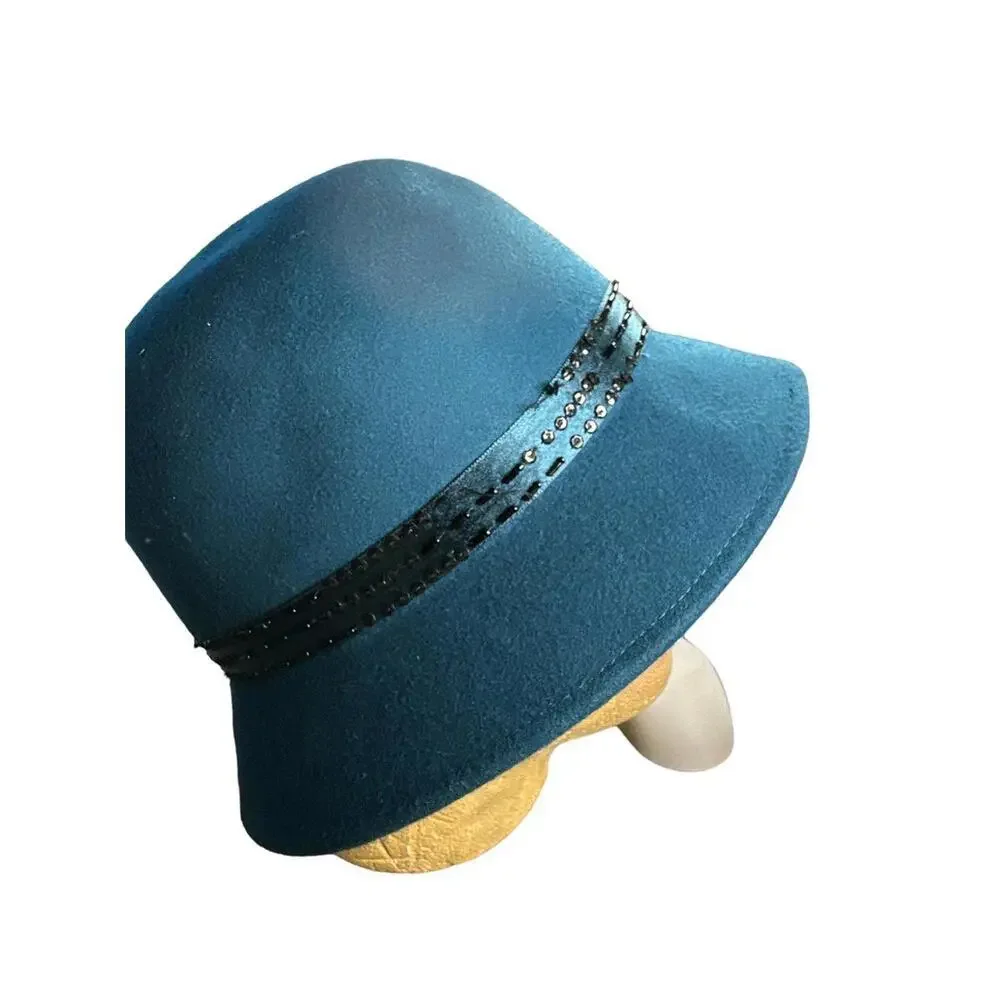 Hat woman vintage 100% all wool dry clean only